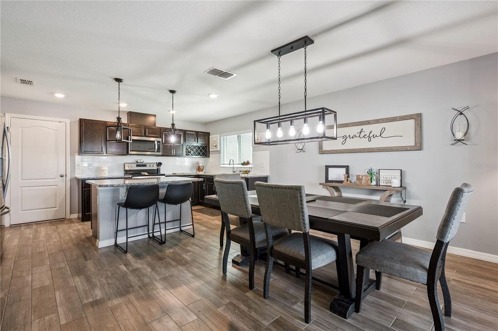 Image 7 of property listing at 606 PRESERVE POINTE BOULEVARD, Davenport, FL 33837