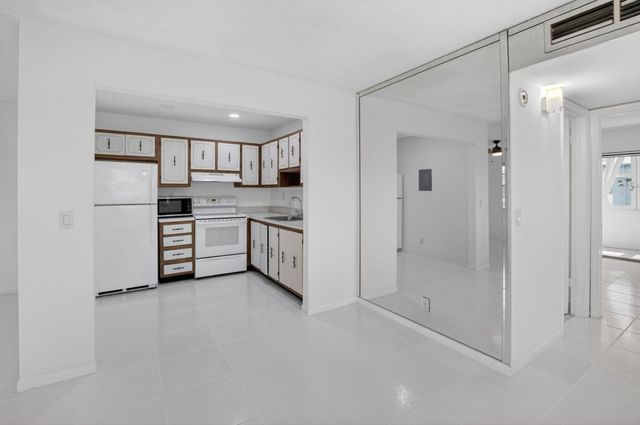 265 Burgundy F, Delray Beach, FL 33484