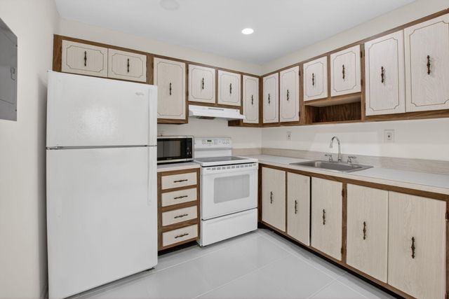265 Burgundy F, Delray Beach, FL 33484