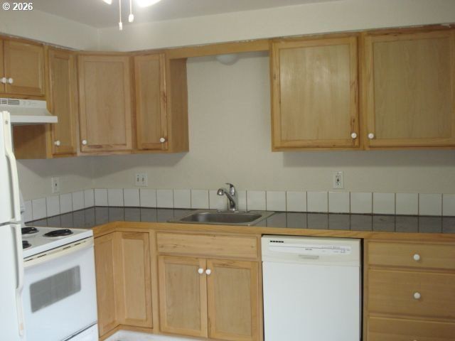 3148 W HARVARD Ave, Roseburg, OR 97471