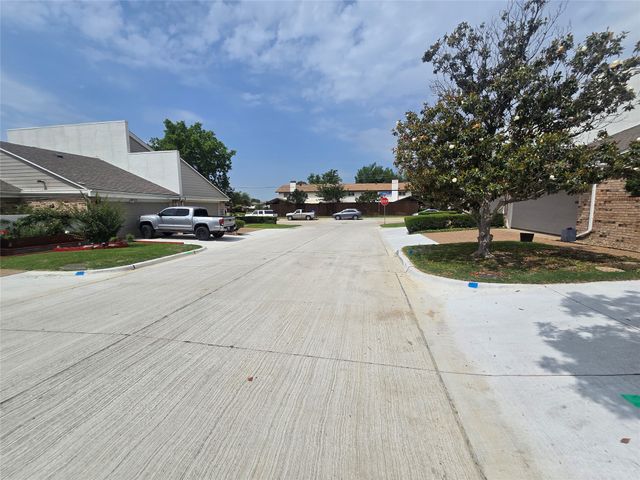 2117 Brook Mount Court, Carrollton, TX 75006