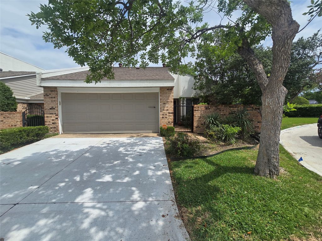 2117 Brook Mount Court, Carrollton, TX 75006