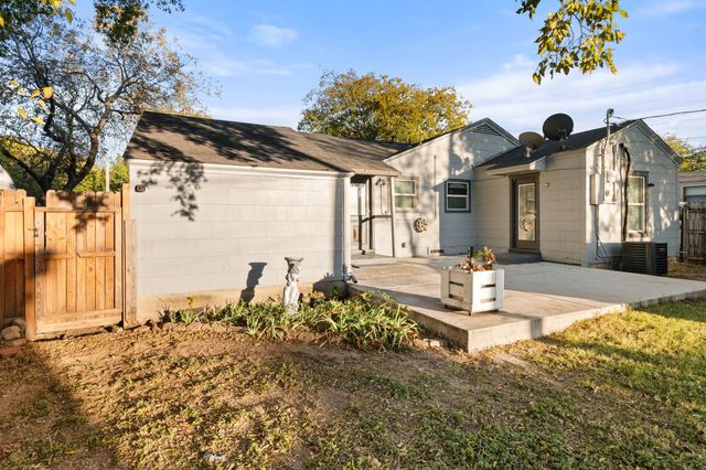 3800 Desert Ridge Drive, Fort Worth, TX 76116