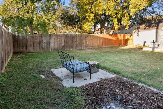 3800 Desert Ridge Drive, Fort Worth, TX 76116