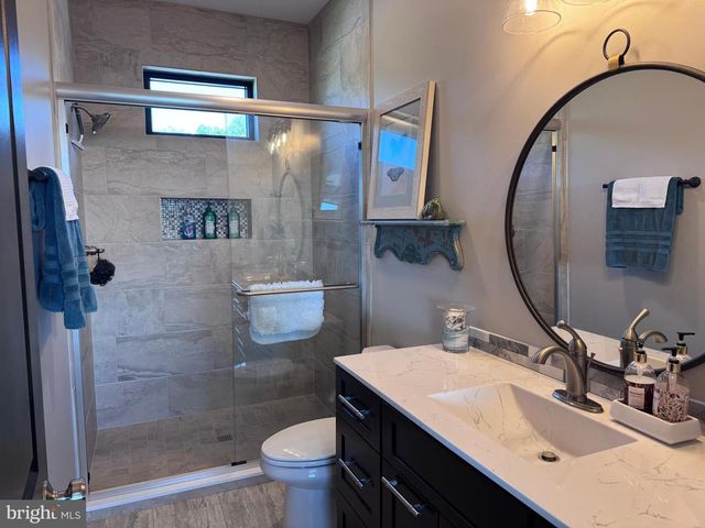 7513 WEST RD, York, PA 17403