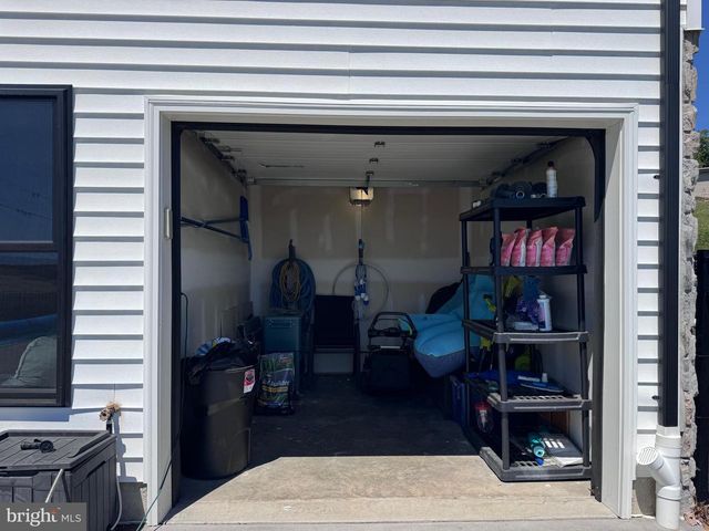 7513 WEST RD, York, PA 17403