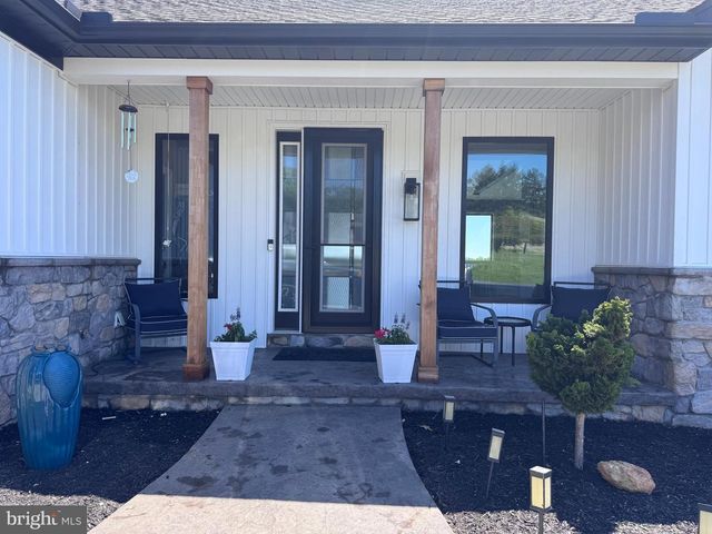 7513 WEST RD, York, PA 17403