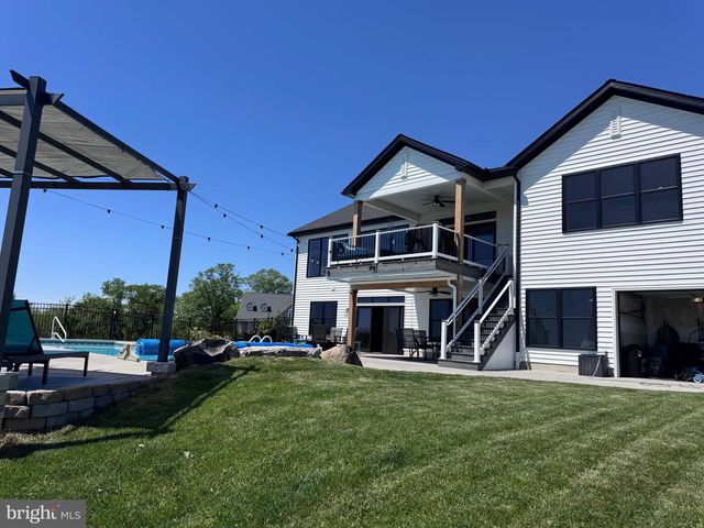7513 WEST RD, York, PA 17403