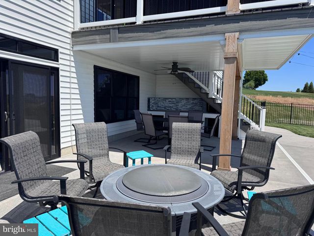 7513 WEST RD, York, PA 17403
