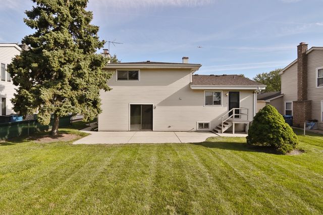 1701 W Goldengate Drive, Addison, IL 60101