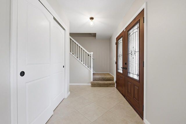 8845 Meadow LANE, Franklin, WI 53132