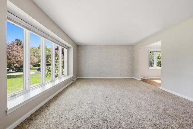 8845 Meadow LANE, Franklin, WI 53132