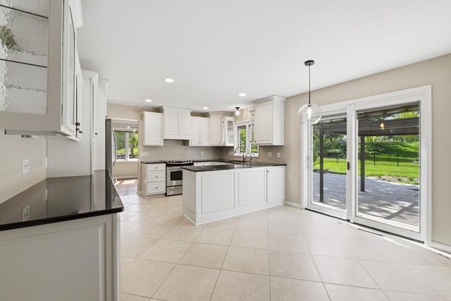 8845 Meadow LANE, Franklin, WI 53132