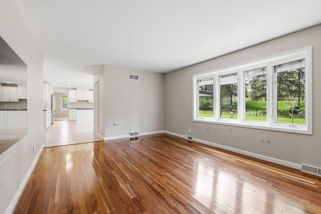 8845 Meadow LANE, Franklin, WI 53132