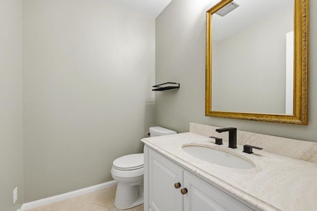 8845 Meadow LANE, Franklin, WI 53132