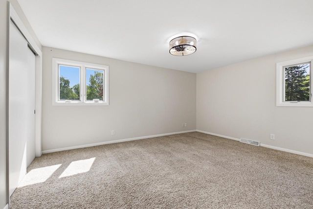 8845 Meadow LANE, Franklin, WI 53132