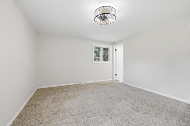 8845 Meadow LANE, Franklin, WI 53132