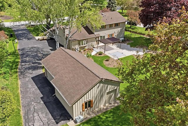8845 Meadow LANE, Franklin, WI 53132