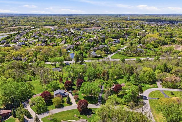 8845 Meadow LANE, Franklin, WI 53132