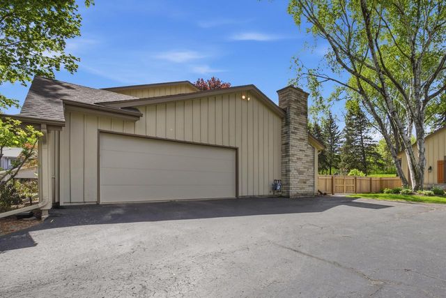 8845 Meadow LANE, Franklin, WI 53132