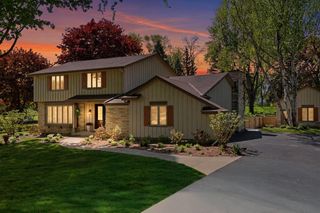 8845 Meadow LANE, Franklin, WI 53132