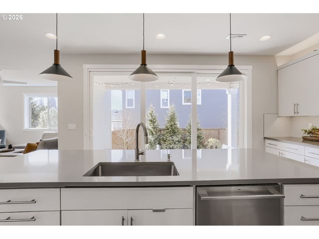 9957 Sw 173RD Ave, Beaverton, OR 97007