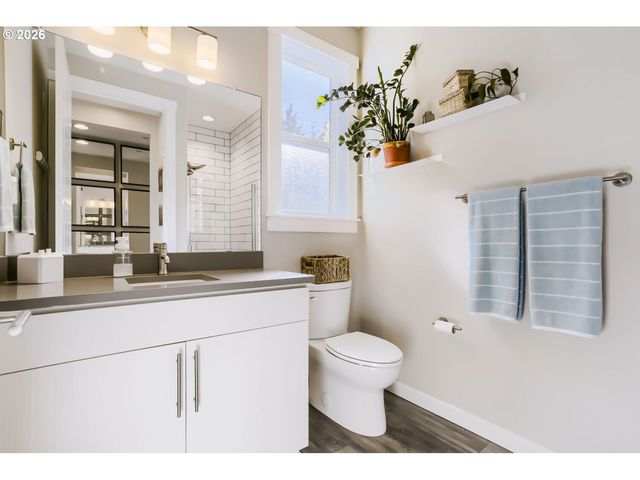 9957 Sw 173RD Ave, Beaverton, OR 97007