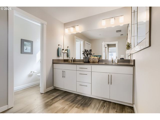 9957 Sw 173RD Ave, Beaverton, OR 97007