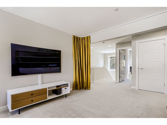 9957 Sw 173RD Ave, Beaverton, OR 97007