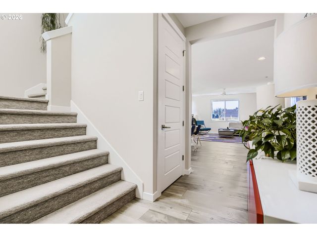 9957 Sw 173RD Ave, Beaverton, OR 97007