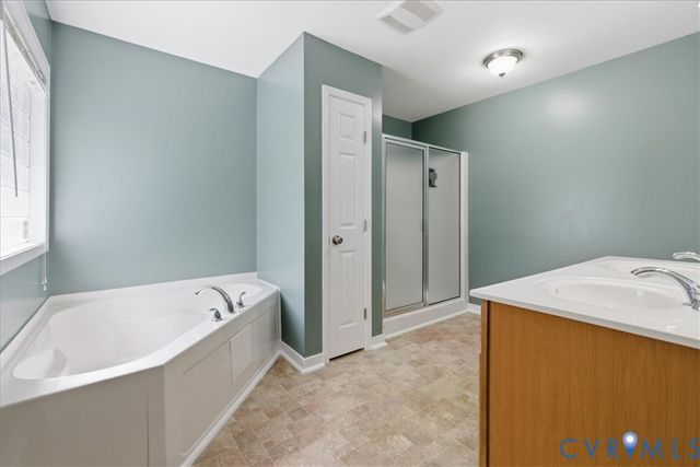 6300 Oak Arbor Ct, Chester, VA 23831