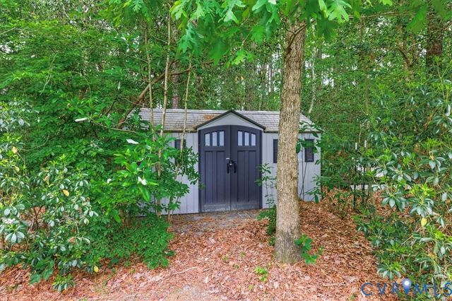 6300 Oak Arbor Ct, Chester, VA 23831