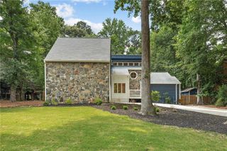 5296 Amhurst Dr., Peachtree Corners, GA 30092