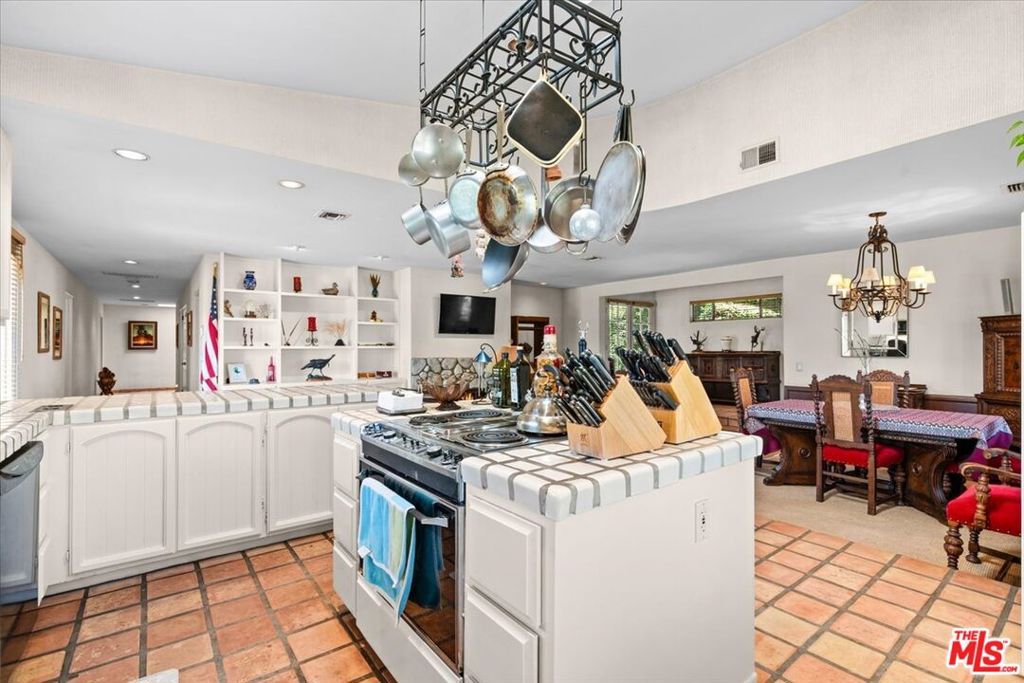 Image 14 of property listing at 41321 Jamaica Sands Drive, Bermuda Dunes, CA 92203