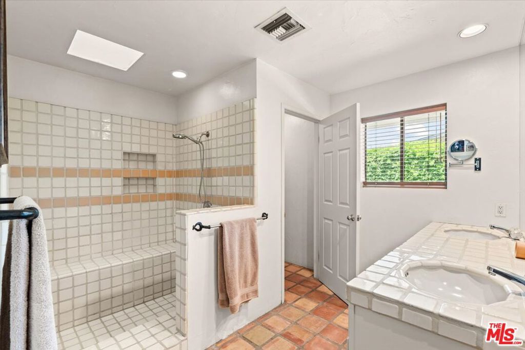 Image 19 of property listing at 41321 Jamaica Sands Drive, Bermuda Dunes, CA 92203