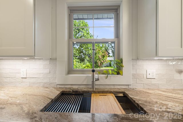 107 Beverly Road, Asheville, NC 28805