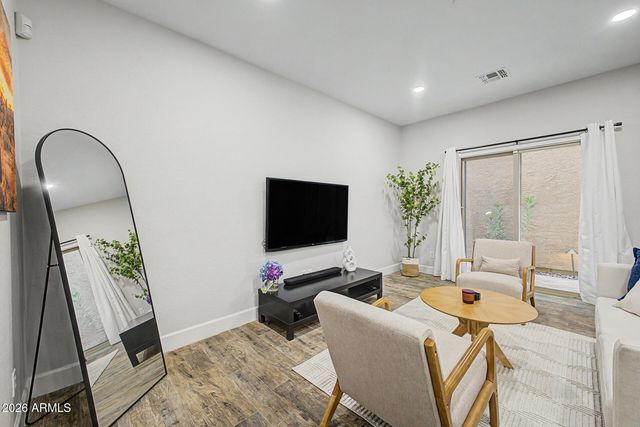 2045 E HEARTWOOD Lane, Phoenix, AZ 85022