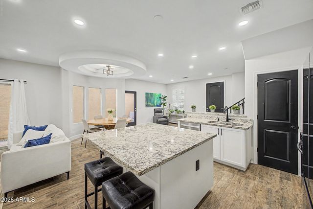2045 E HEARTWOOD Lane, Phoenix, AZ 85022