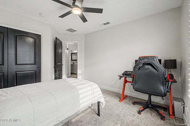 2045 E HEARTWOOD Lane, Phoenix, AZ 85022