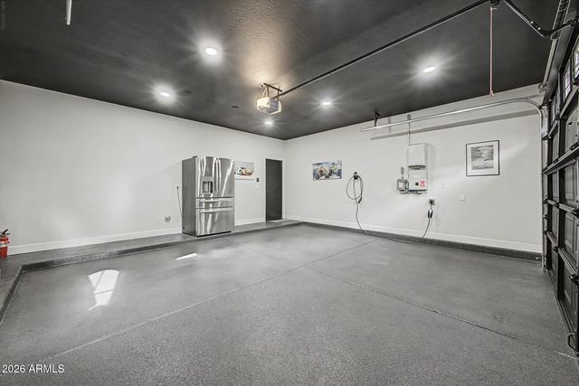2045 E HEARTWOOD Lane, Phoenix, AZ 85022