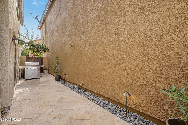 2045 E HEARTWOOD Lane, Phoenix, AZ 85022