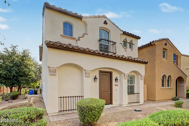 2045 E HEARTWOOD Lane, Phoenix, AZ 85022