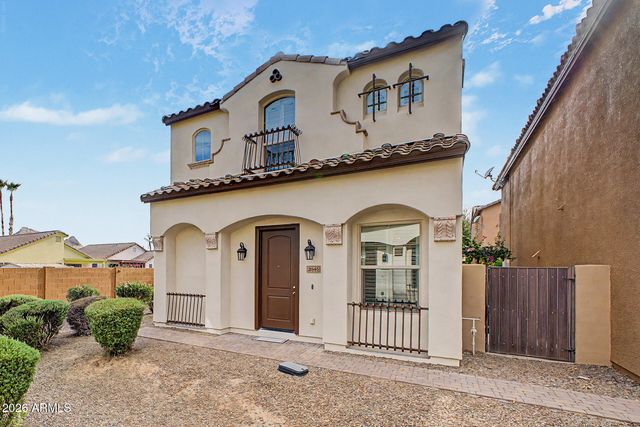 2045 E HEARTWOOD Lane, Phoenix, AZ 85022