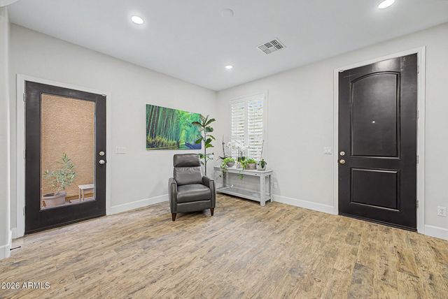 2045 E HEARTWOOD Lane, Phoenix, AZ 85022