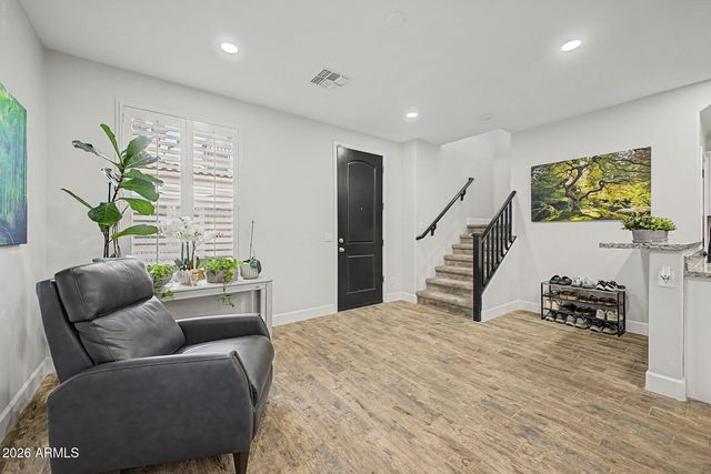 2045 E HEARTWOOD Lane, Phoenix, AZ 85022