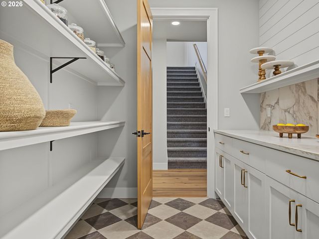 12477 Ne HAVEN HILL Way, Aurora, OR 97002