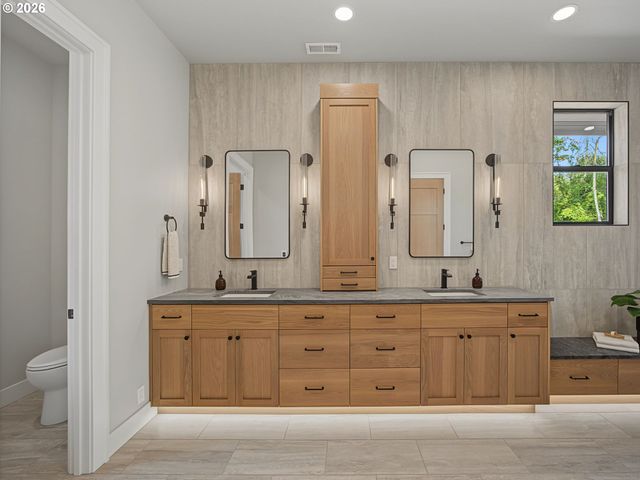 12477 Ne HAVEN HILL Way, Aurora, OR 97002