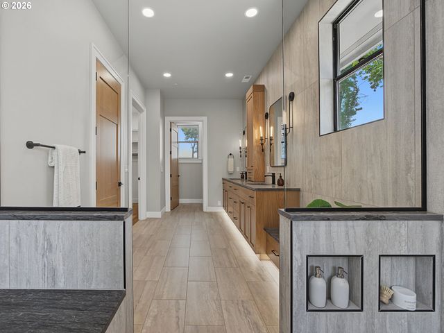 12477 Ne HAVEN HILL Way, Aurora, OR 97002