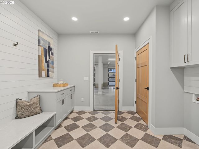12477 Ne HAVEN HILL Way, Aurora, OR 97002