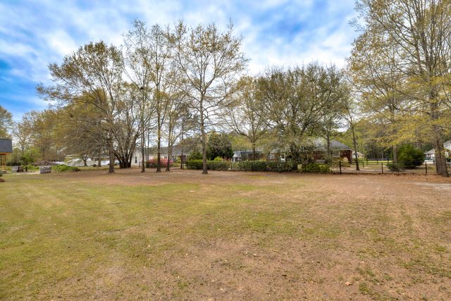 1353 Mckenzie Road, Manning, SC 29102